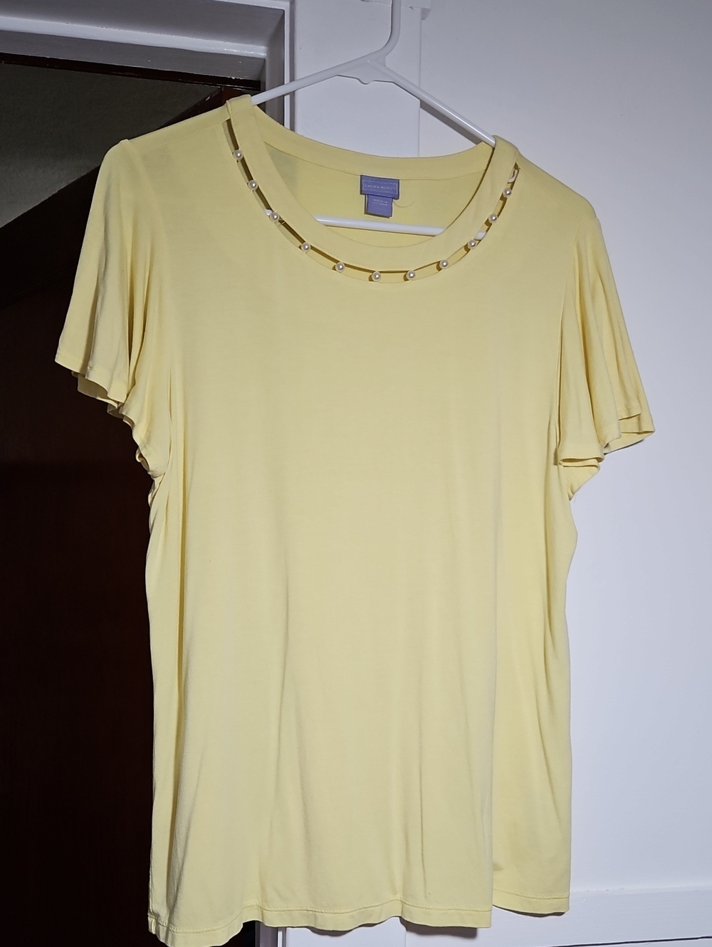Laura Scott Light Yellow Short Sleeve Blouse Top with Faux Pearls Size Large EUC